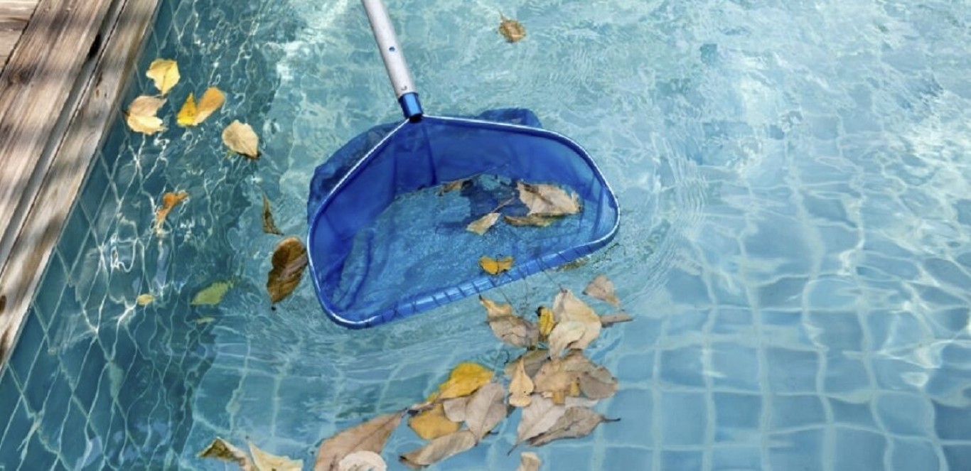 Weekly Pool Cleaning Service in Delano, CA